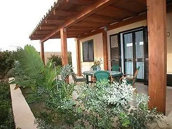 Oasis Aparthotel 3*
