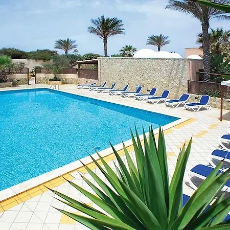 Oasis Hotel apartamentowy 3*