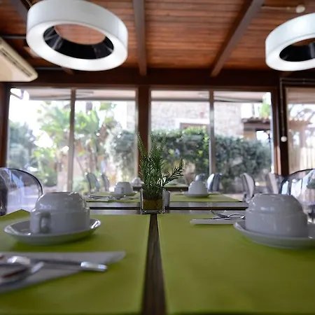 Hotel apartamentowy Oasis 3*