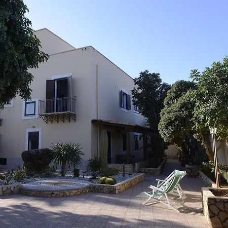 Oasis Hotel apartamentowy 3*