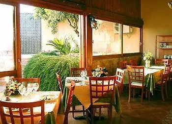 Oasis Apart-hotel 3*